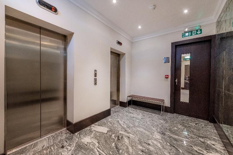 130 Queen S Gate Apartments