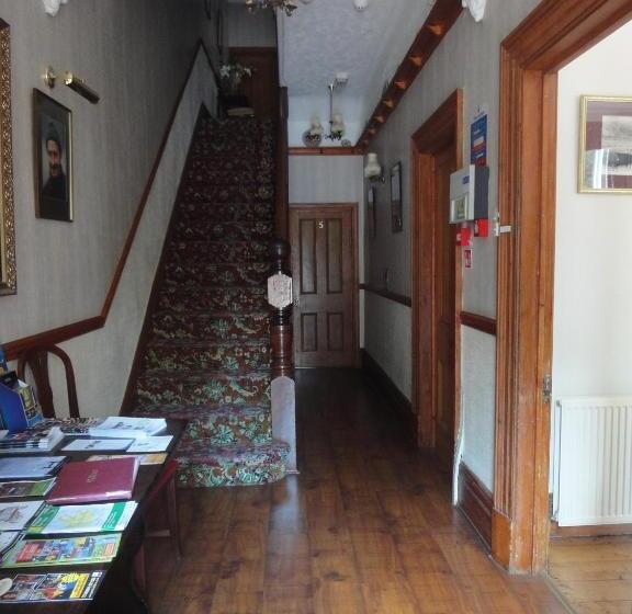 住宿加早餐  Bowman Lodge