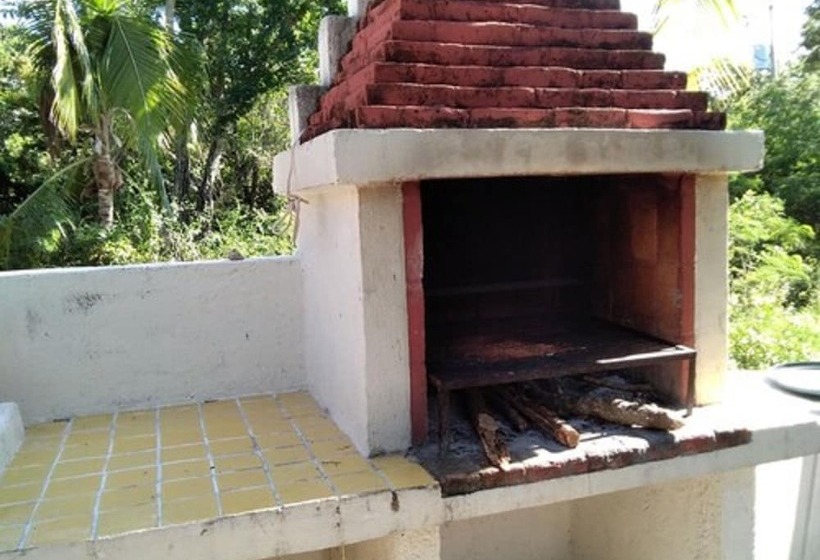 تختخواب و صبحانه Camp Akumal   Hosted Family Bungalows