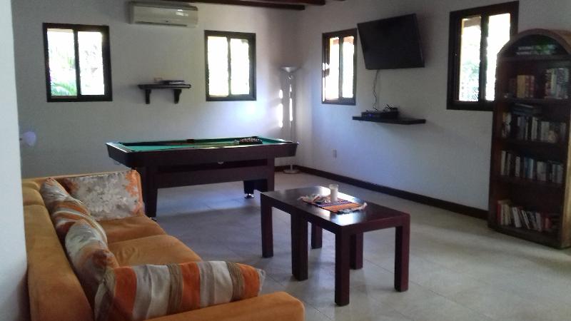 تختخواب و صبحانه Camp Akumal   Hosted Family Bungalows