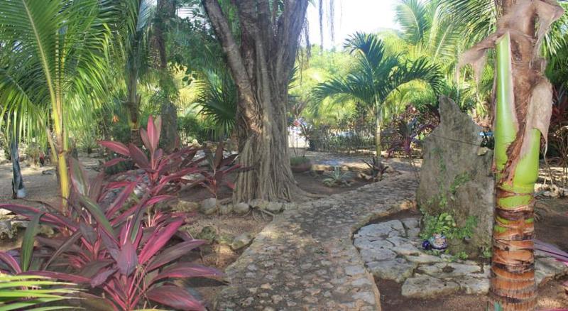 تختخواب و صبحانه Camp Akumal   Hosted Family Bungalows