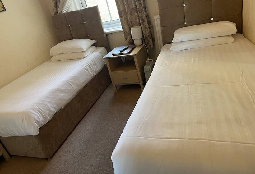 Bed and Breakfast Diamonds Lodge Near York Hospital