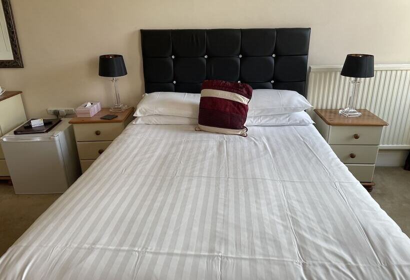 Bed and Breakfast Diamonds Lodge Near York Hospital