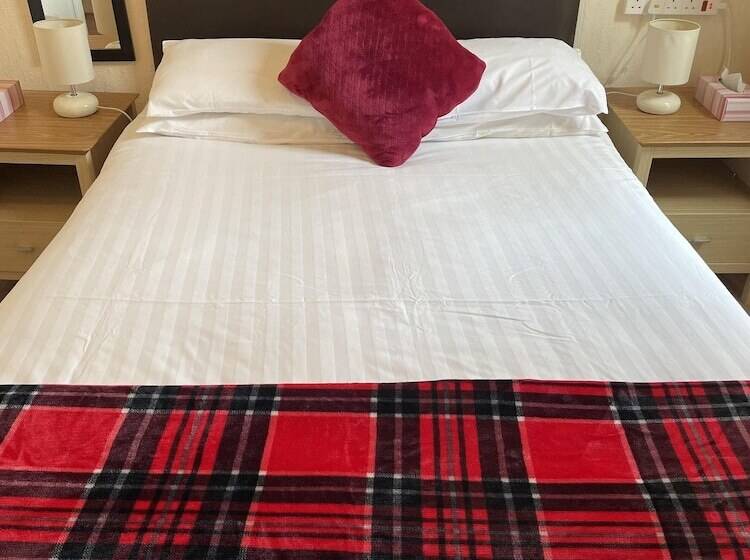 Bed and Breakfast Diamonds Lodge Near York Hospital