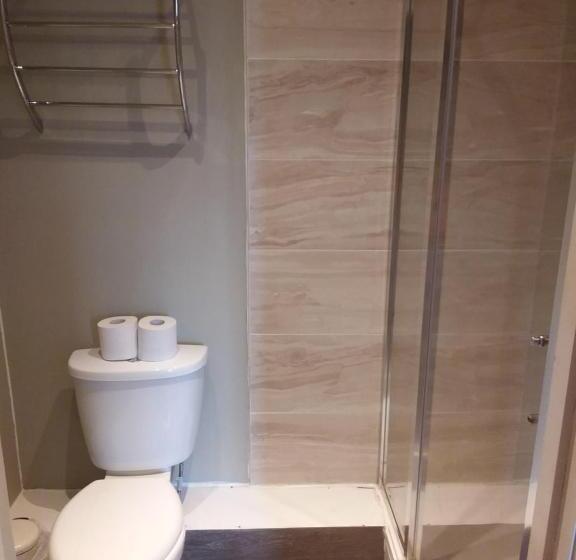 تختخواب و صبحانه Ivy Braveheart Guest House