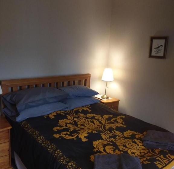 تختخواب و صبحانه Ivy Braveheart Guest House