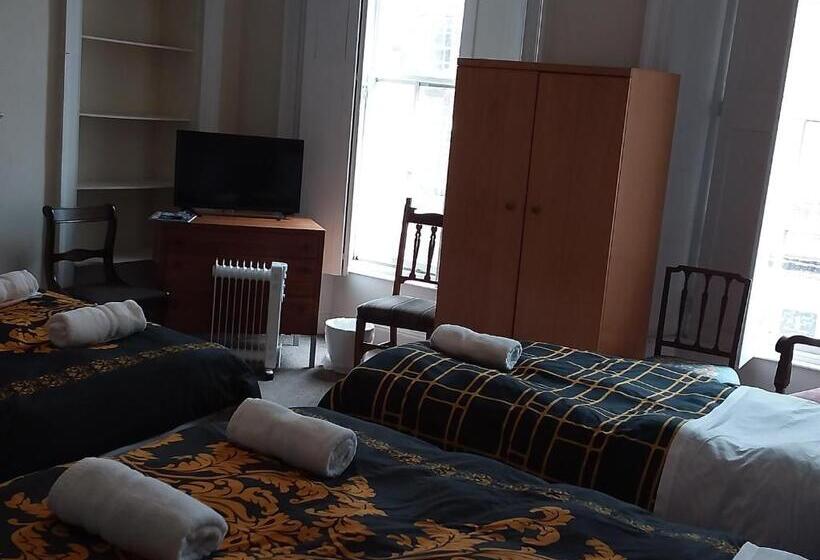 تختخواب و صبحانه Ivy Braveheart Guest House