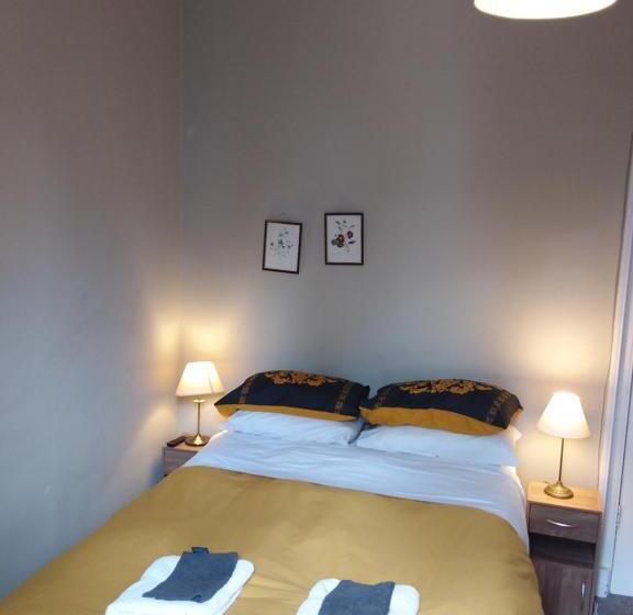 تختخواب و صبحانه Ivy Braveheart Guest House