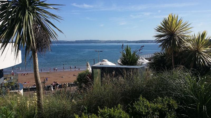 تختخواب و صبحانه The Baytree