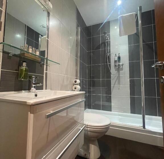 مبيت وإفطار The Bell Guest House