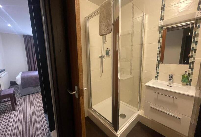 مبيت وإفطار The Bell Guest House