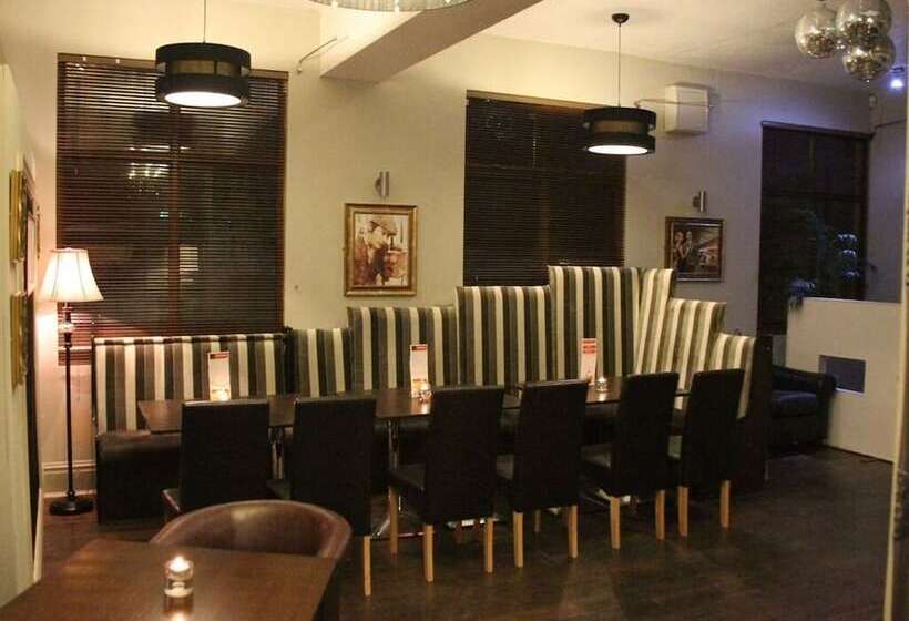 مبيت وإفطار The Bell Guest House