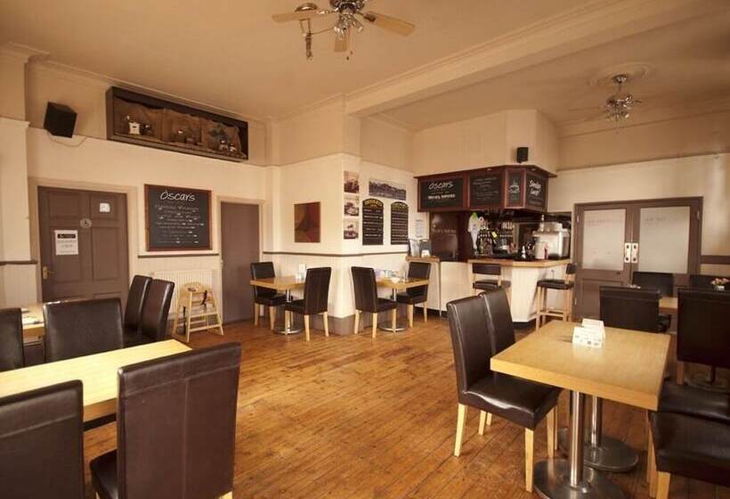 مبيت وإفطار Hussar Inn