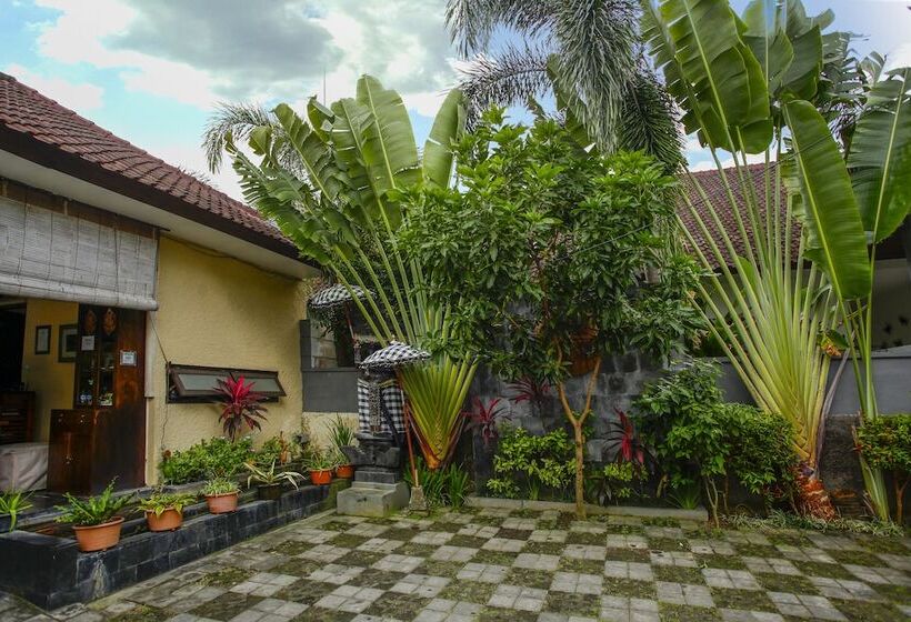 Berawa Dini Guesthouse