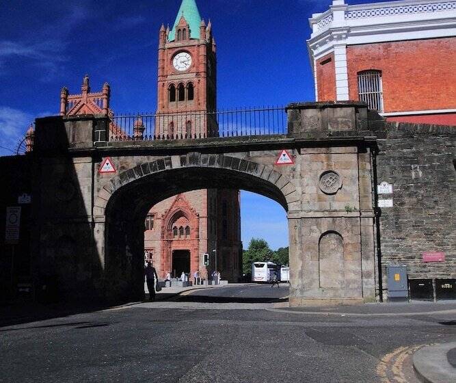 Elagh View Bed & Breakfast