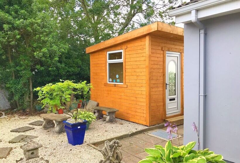 Elagh View Bed & Breakfast