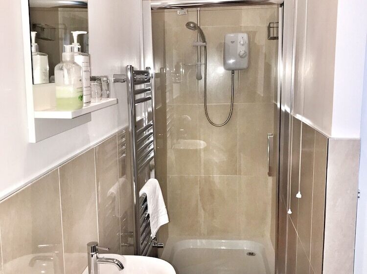 Elagh View Bed & Breakfast