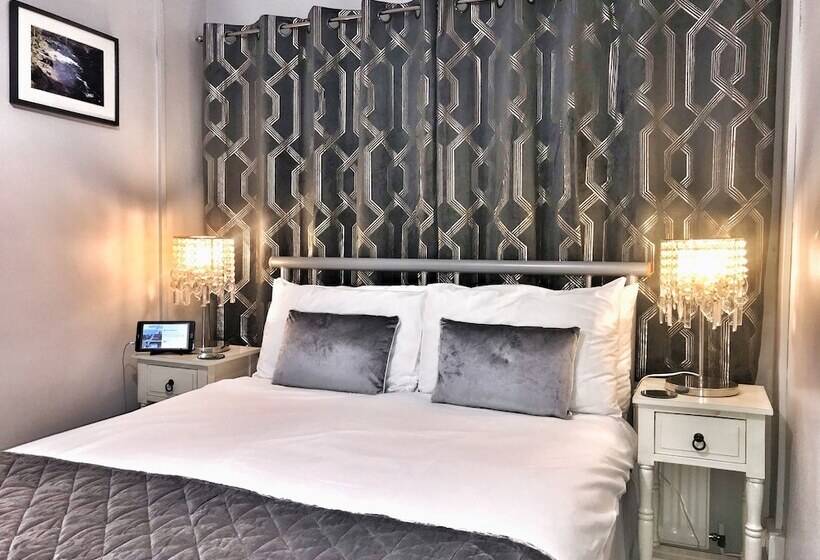 Elagh View Bed & Breakfast