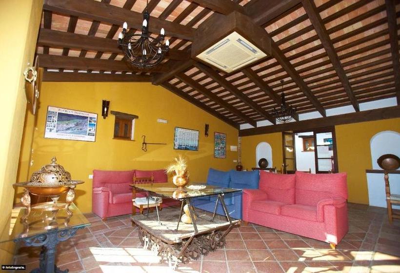 Отель Enrique Calvillo