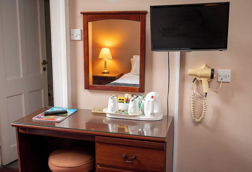 Hampton Hotel By Greene King Inns