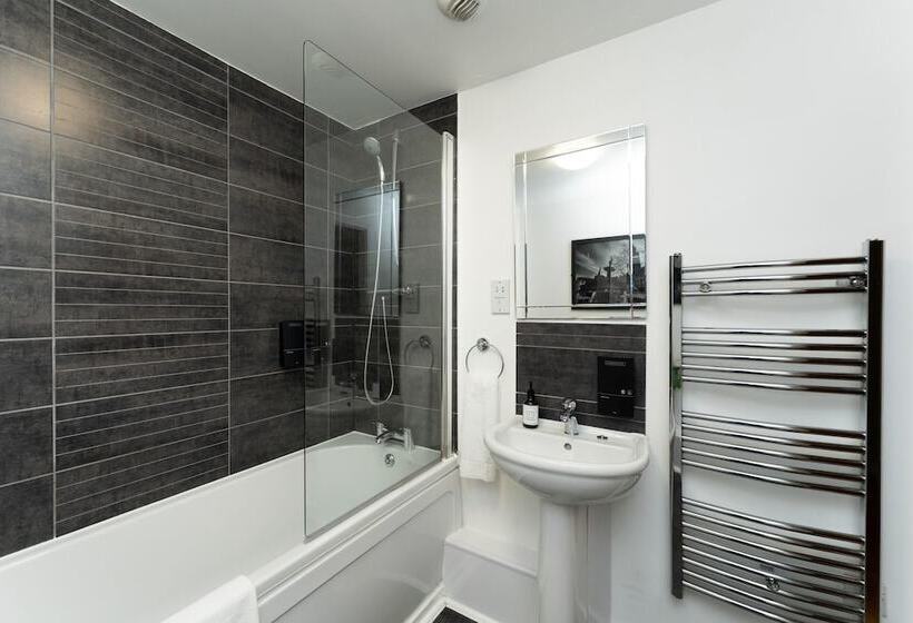 High Street Town House