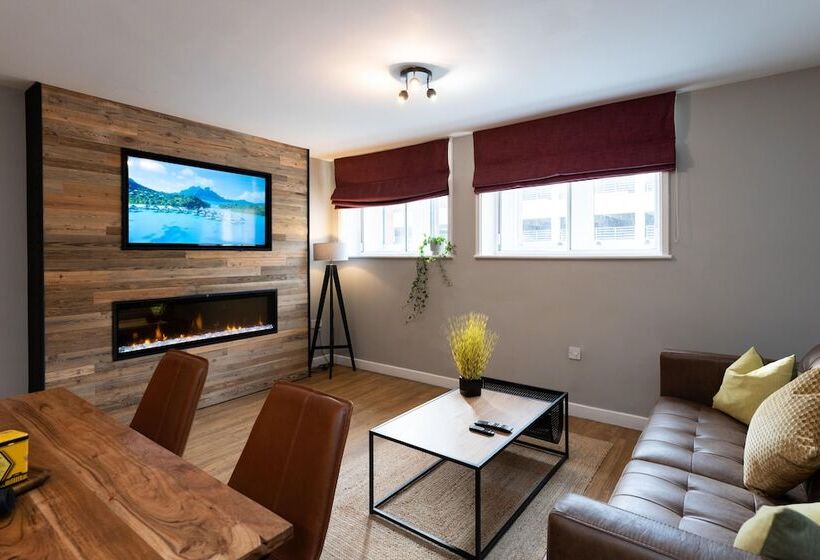 High Street Town House