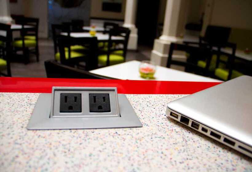 בית מלון כפרי Abu