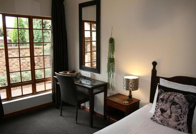 فندق Aero Airport Lodge