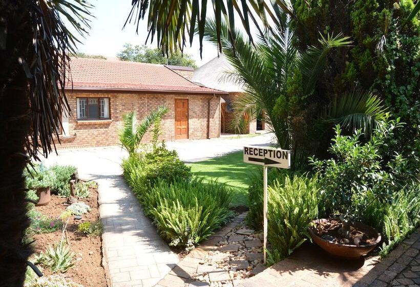 فندق Aero Airport Lodge