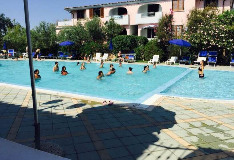 호텔 Albergo Residenziale Gli Ontani