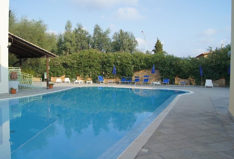 호텔 Albergo Residenziale Gli Ontani