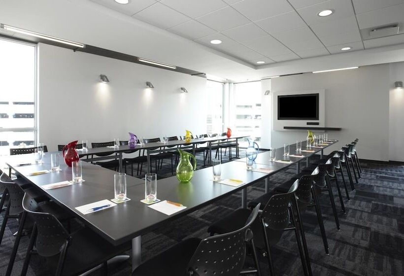 Alt Hotel Toronto Airport