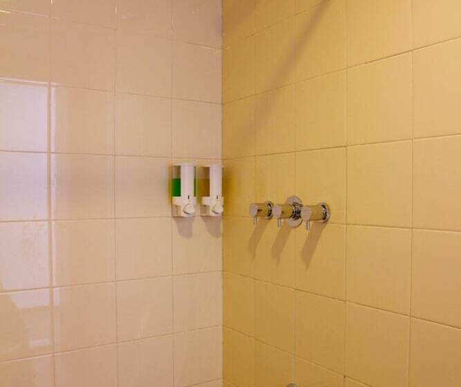 Amaris Hotel Bandara Soekarno Hatta