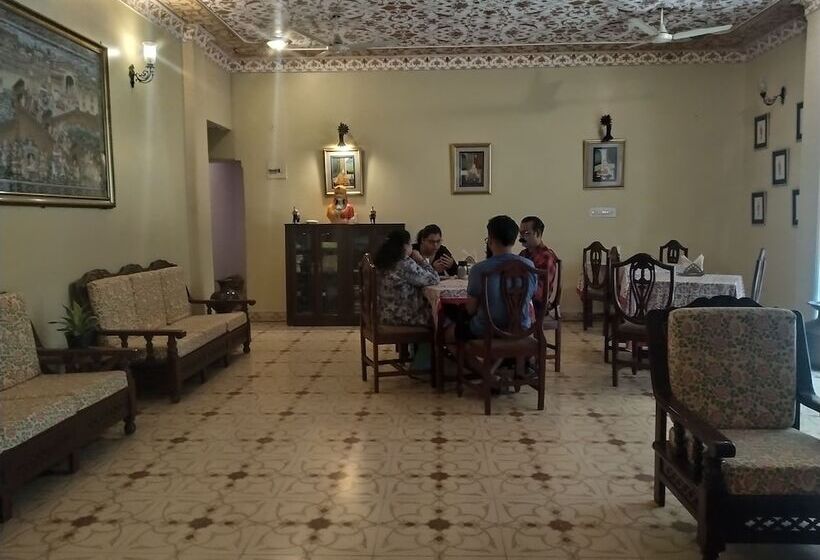 فندق Anuraag Villa