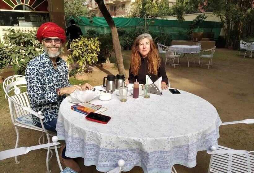 فندق Anuraag Villa