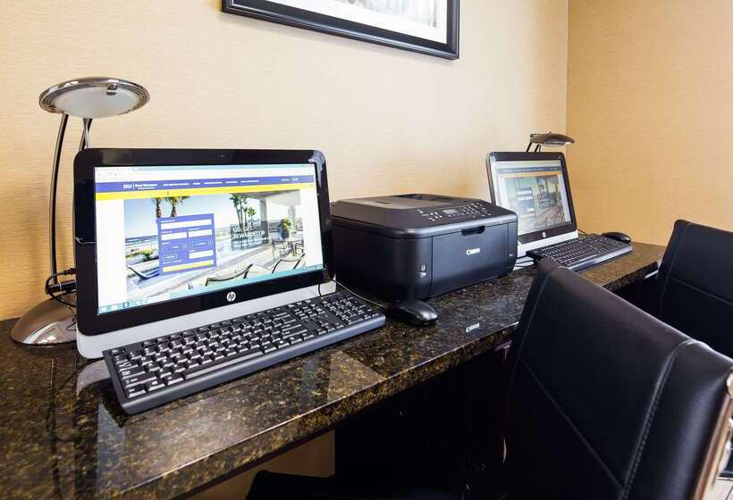 هتل Best Western Springfield West Inn