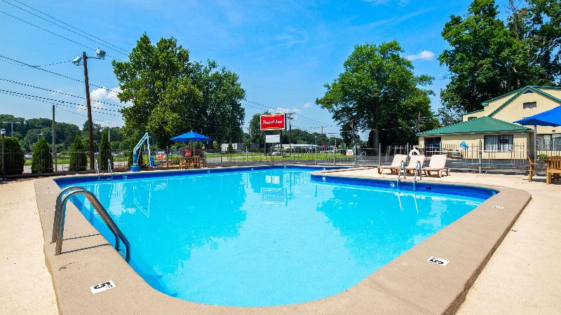 هتل Best Western Springfield West Inn