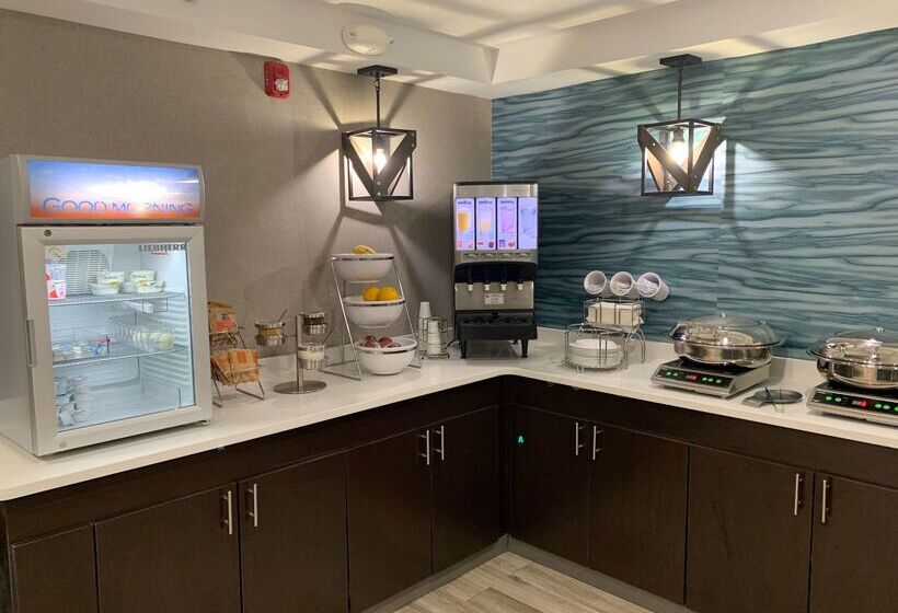 هتل Best Western West Lebanon Hanover