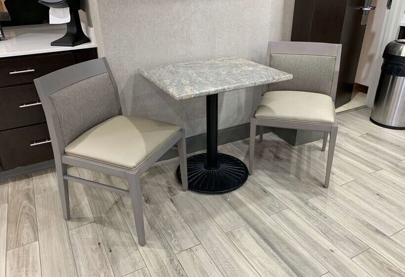 هتل Best Western West Lebanon Hanover