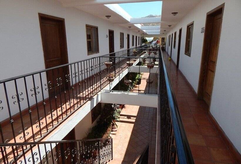 هتل Cabo Cush