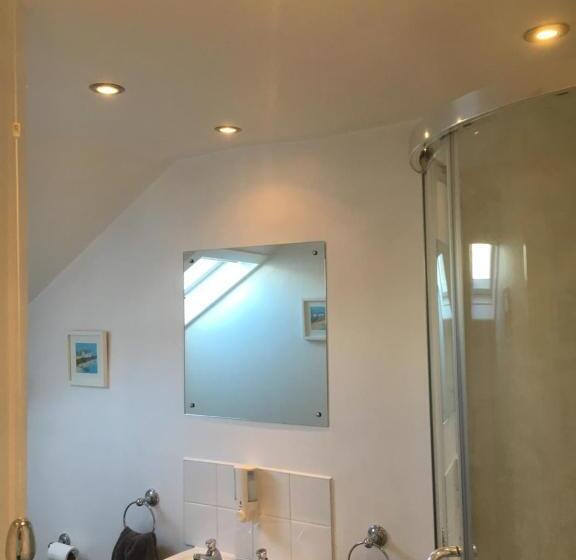 هتل Caledonia Guest House