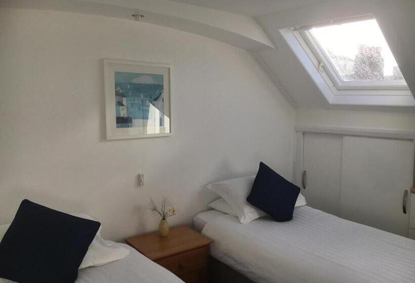 هتل Caledonia Guest House