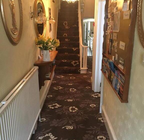 هتل Caledonia Guest House