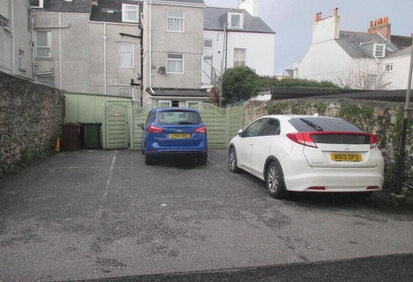 هتل Caledonia Guest House