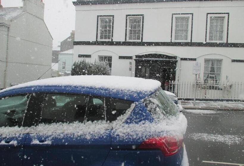 هتل Caledonia Guest House