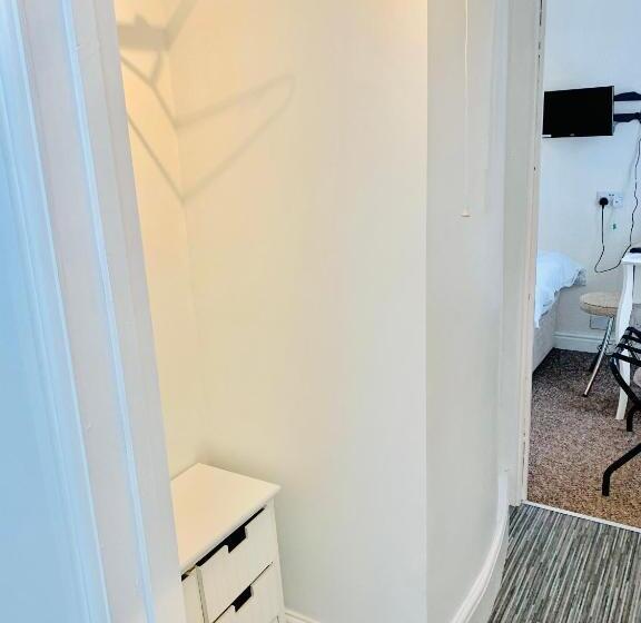 酒店 Cambrian House