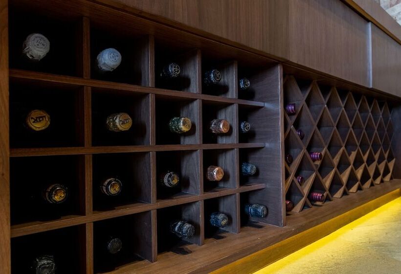 ホテル Casa Lucila Mazatlán Curamoria Collection