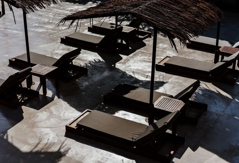 هتل Cavo Zoe Seaside