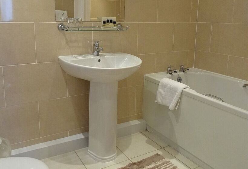 Отель The Chudleigh