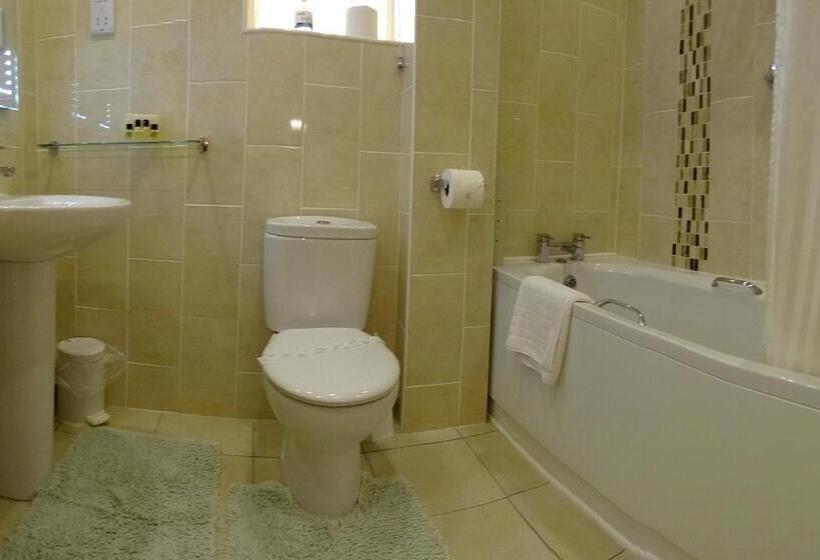 Отель The Chudleigh